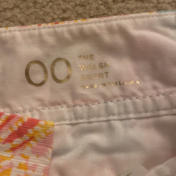 Lily Pulitzer Beachy Shorts! Size 00 - Picture 4 of 5